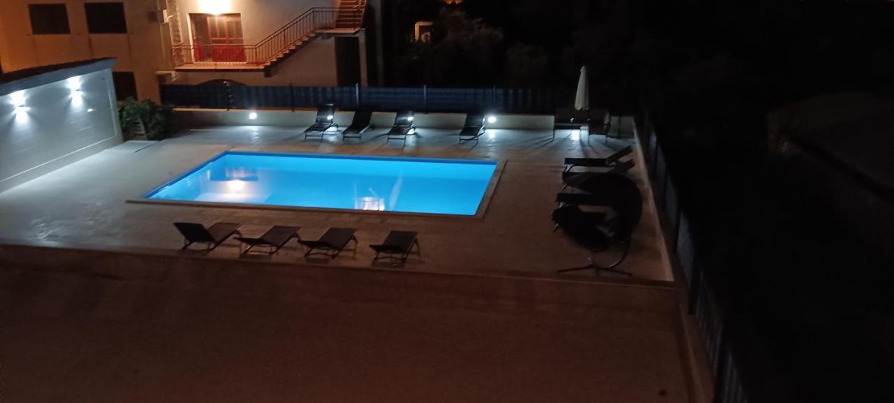 Apartmani Beran Seget Vranjica Exterior foto
